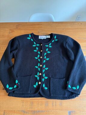 Tally Ho VINTAGE Holly Leaf Cardigan with Gold Buttons - size M